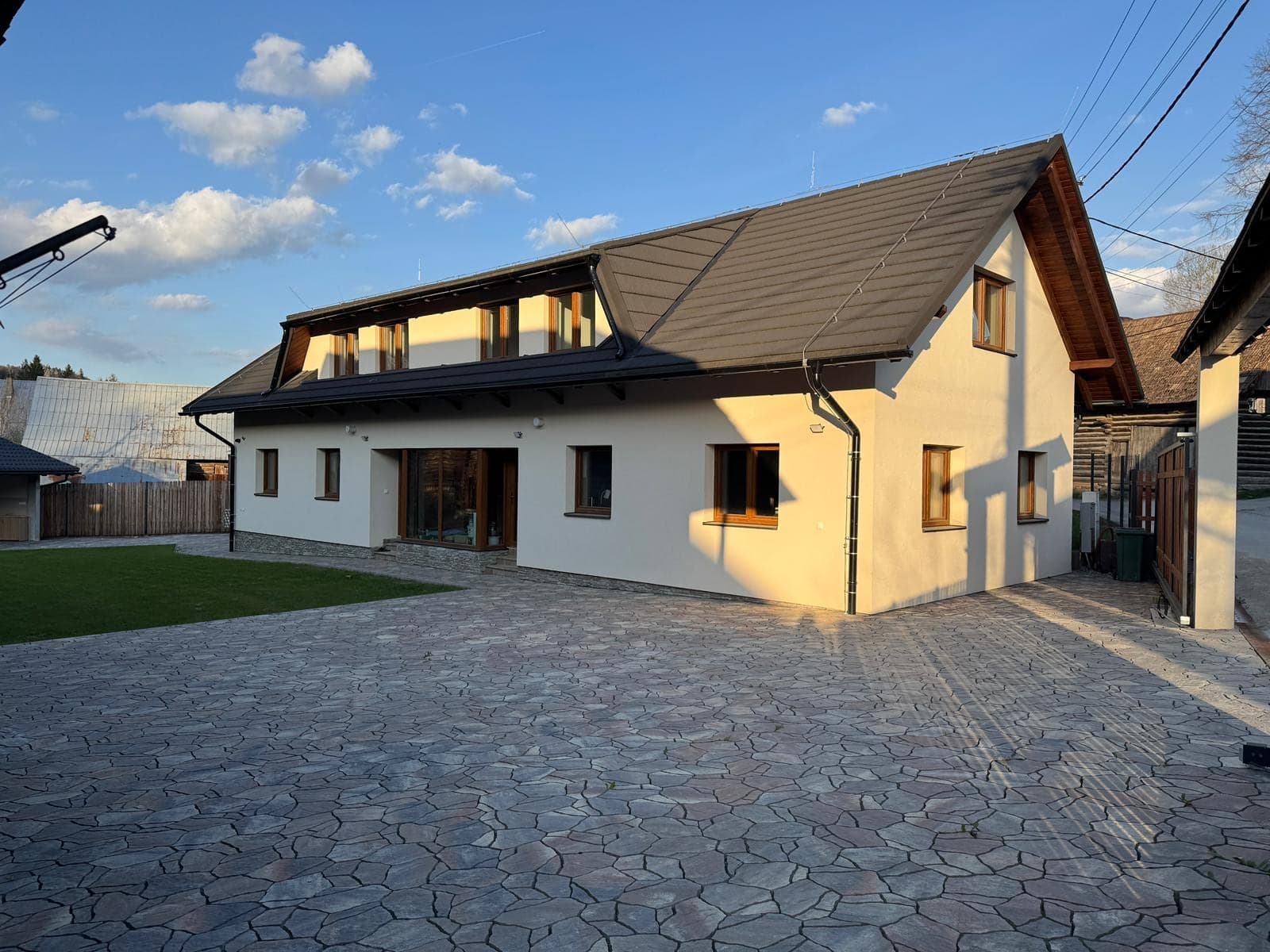 Exteriér chaty Pallov Dvor v Lutišiach